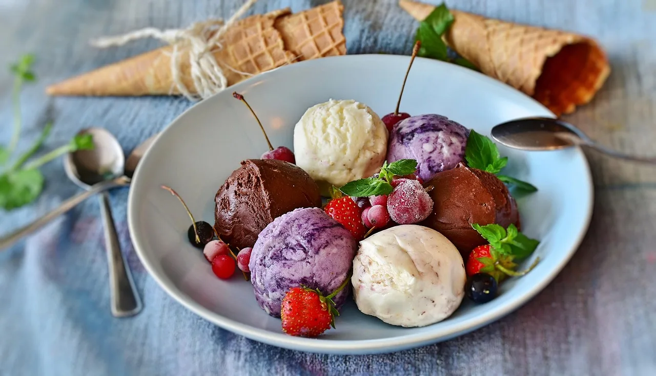 ice cream, gelato, dessert, sweet, fruits, berries, delicious, ice cream, ice cream, ice cream, ice cream, ice cream. Ice cream shop lease clauses: who pays for works and power