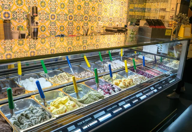 gelato, italy, ice, cream, food, dessert, sweet, ice-cream, cuisine, gelateria, frozen, tasty, gourmet, flavor, fun, travel, cold, gelato, gelato, gelateria, gelateria, gelateria, gelateria, gelateria. Gelato delivery cold chain in Miami: FDA temperature limits, packaging, route plans